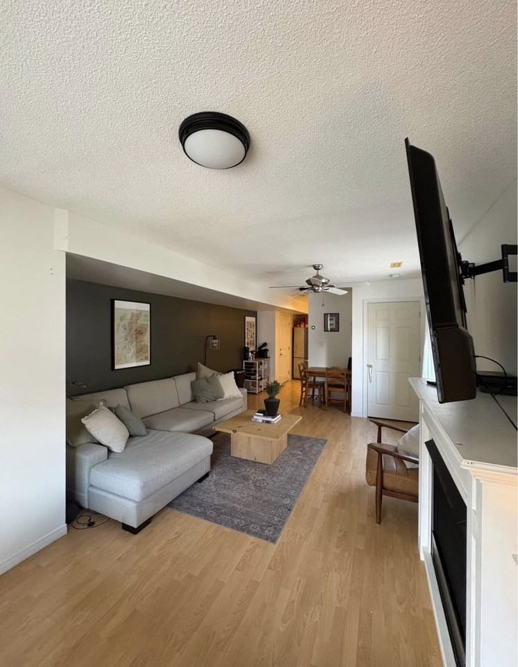 139 Brighton St - Photo 7 of 14