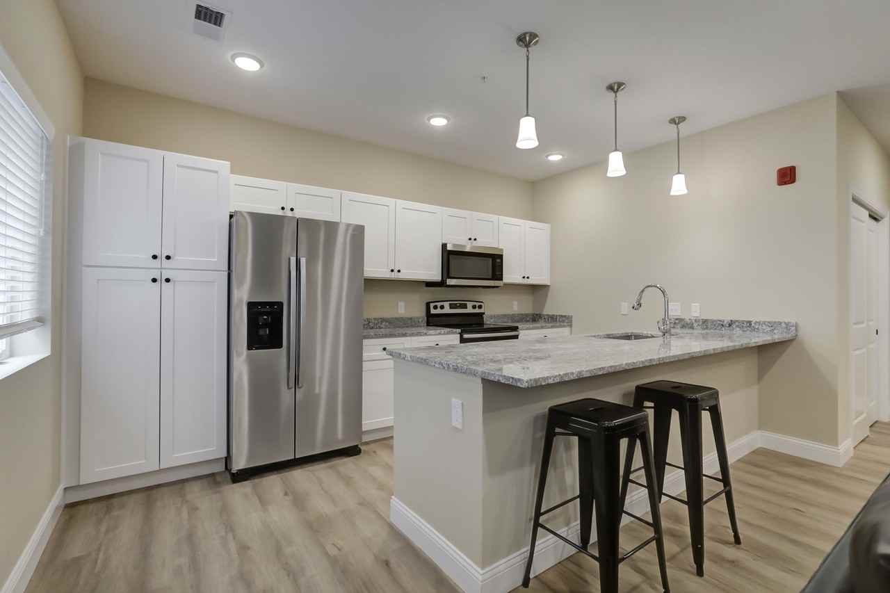 305 W. Clark St - Photo 7 of 50