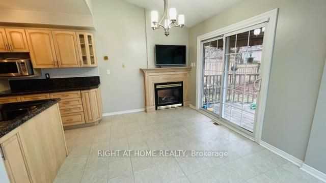 35 Davies Crescent - Photo 6 of 18
