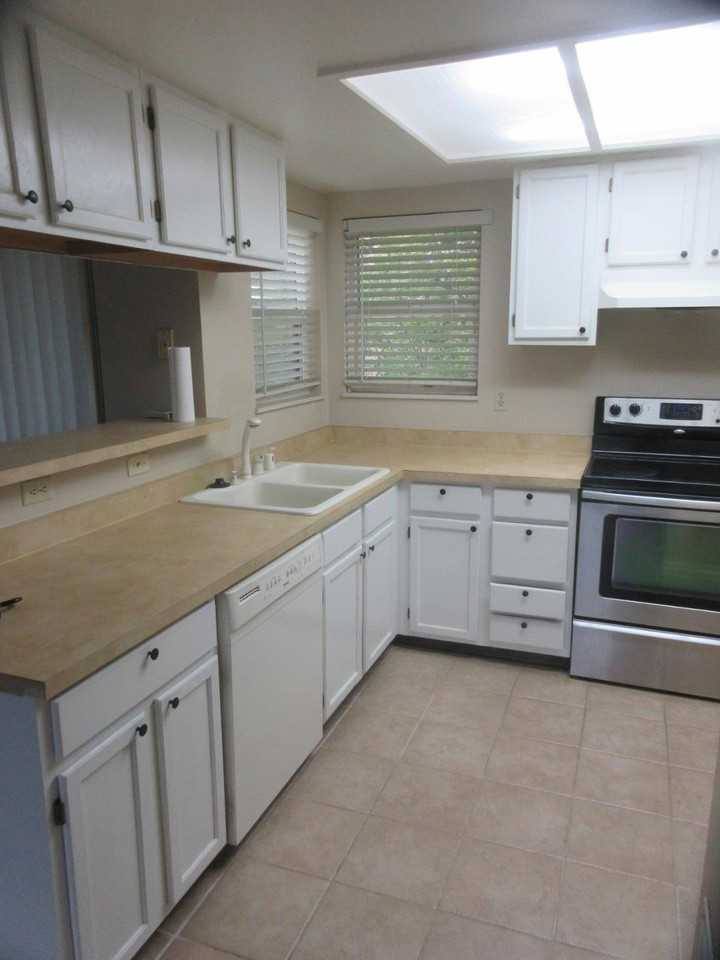 1017 Moorings Dr - Photo 7 of 16