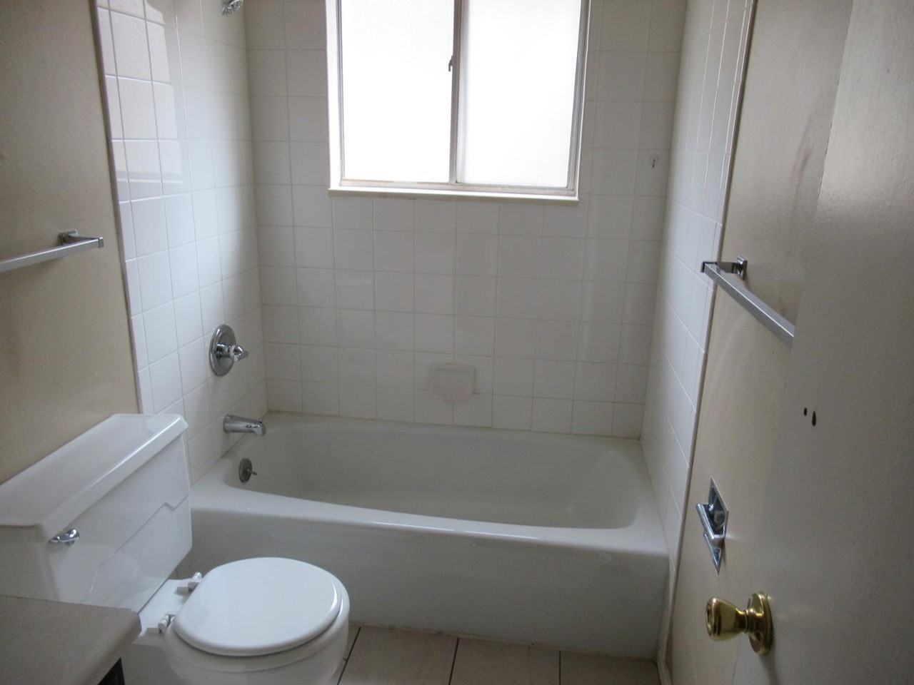 221 Columbia Rd - Photo 2 of 13