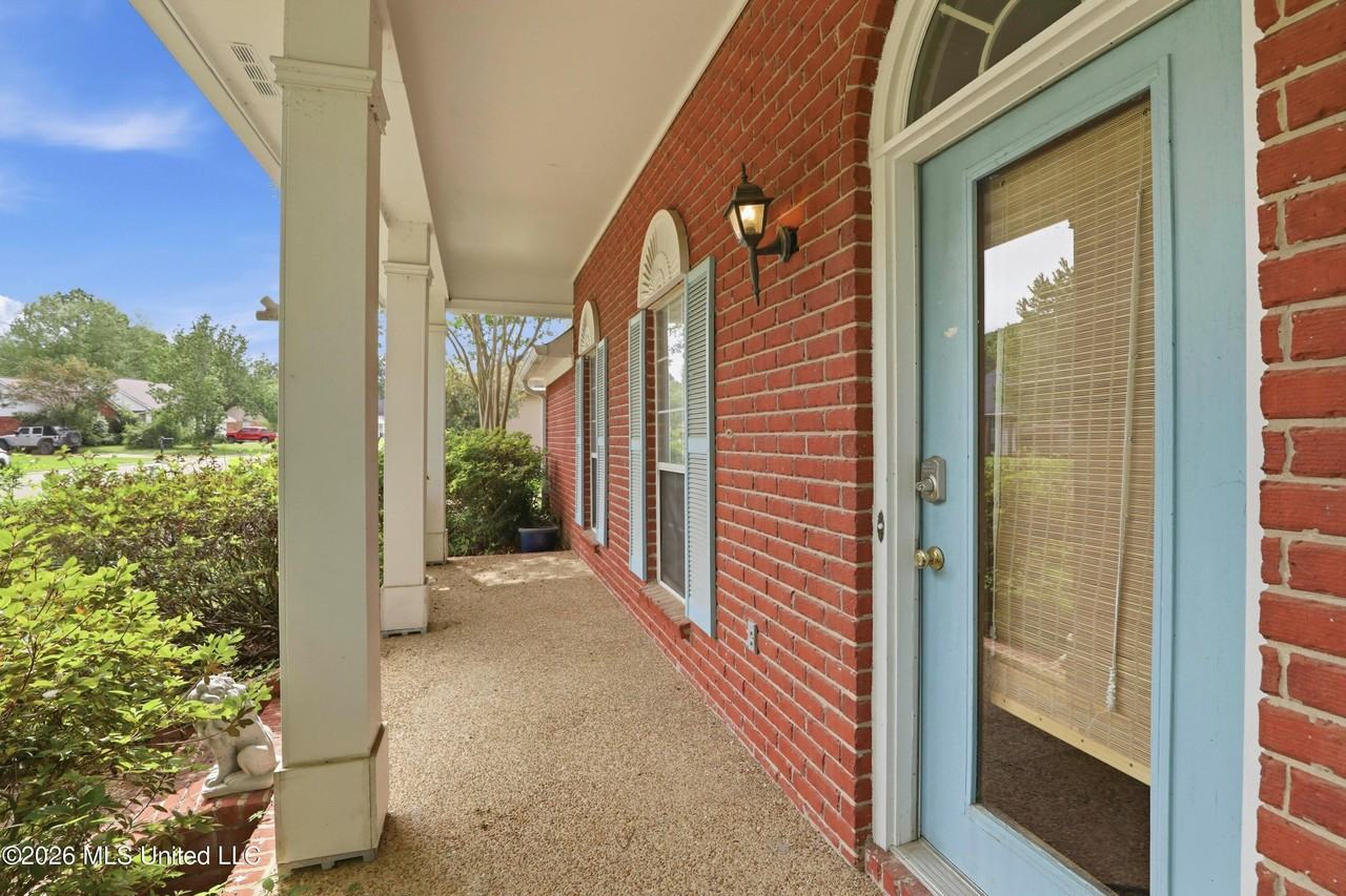 4012 Brookwood Dr - Photo 2 of 16