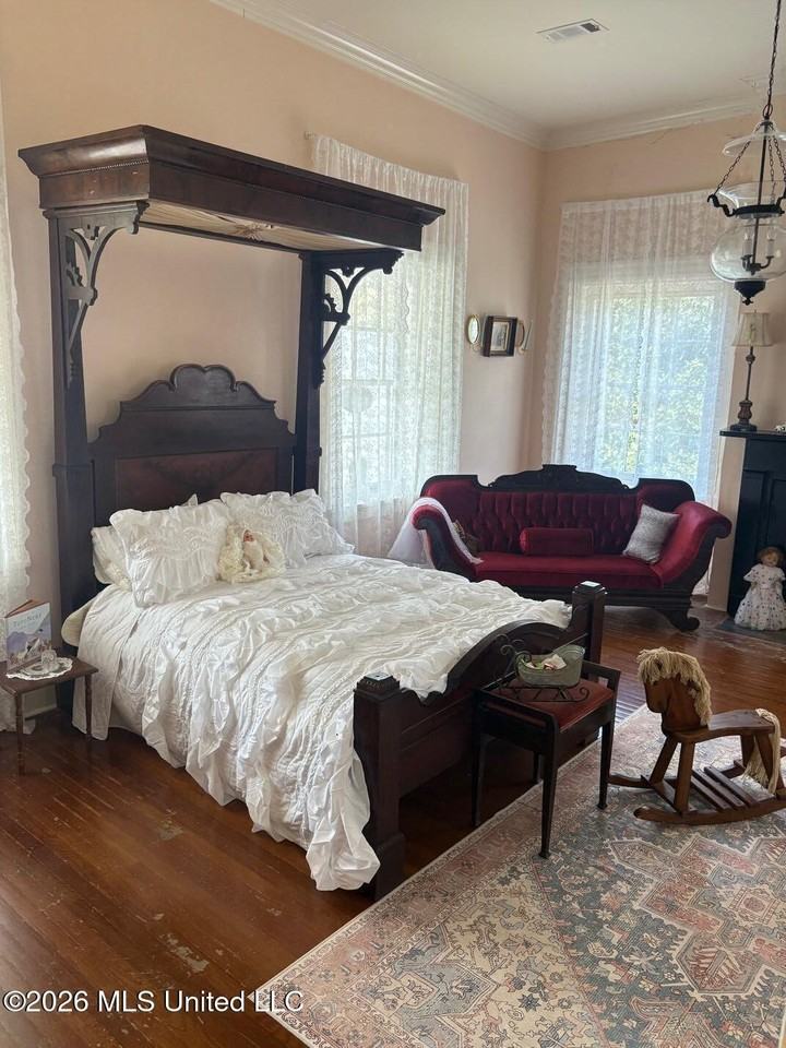 160 Devereaux Dr - Photo 6 of 12