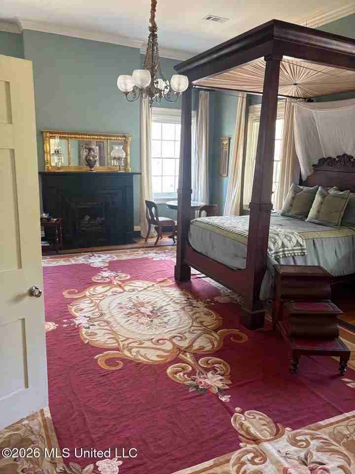 160 Devereaux Dr - Photo 7 of 12