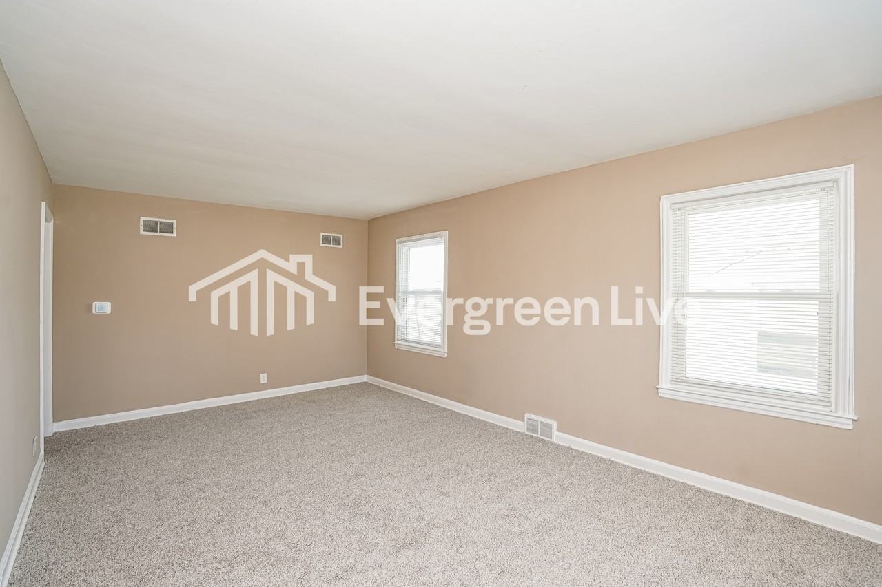 4129 N 48th St - Photo 3 of 15