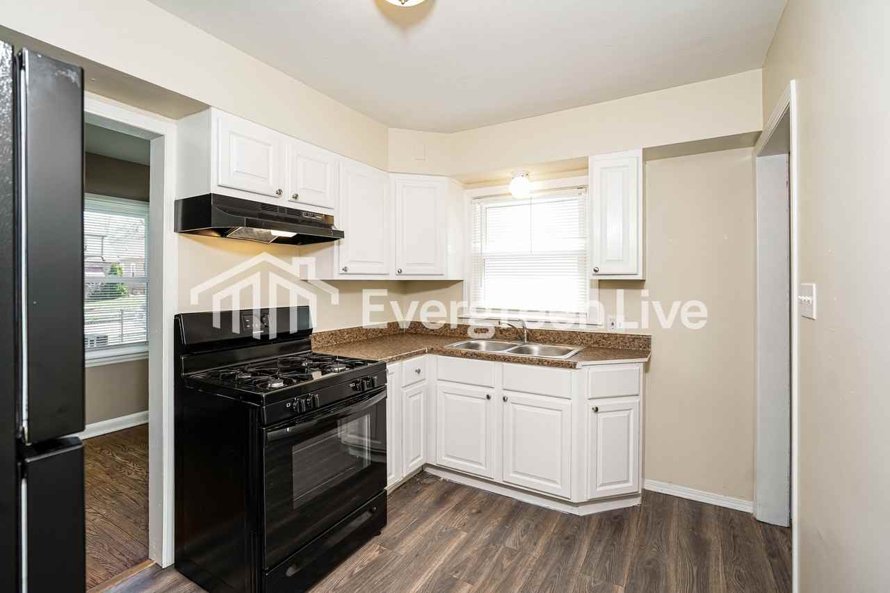 4129 N 48th St - Photo 5 of 15