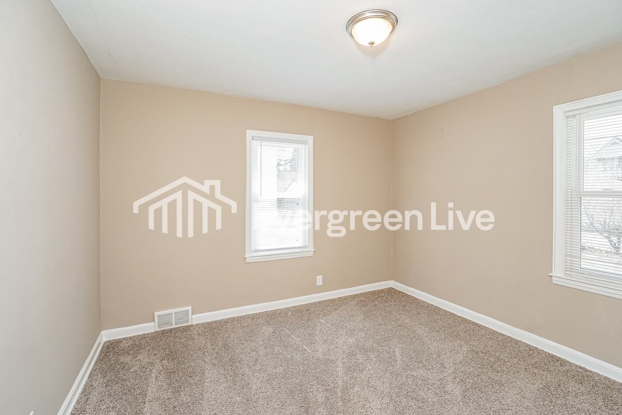 4129 N 48th St - Photo 7 of 15