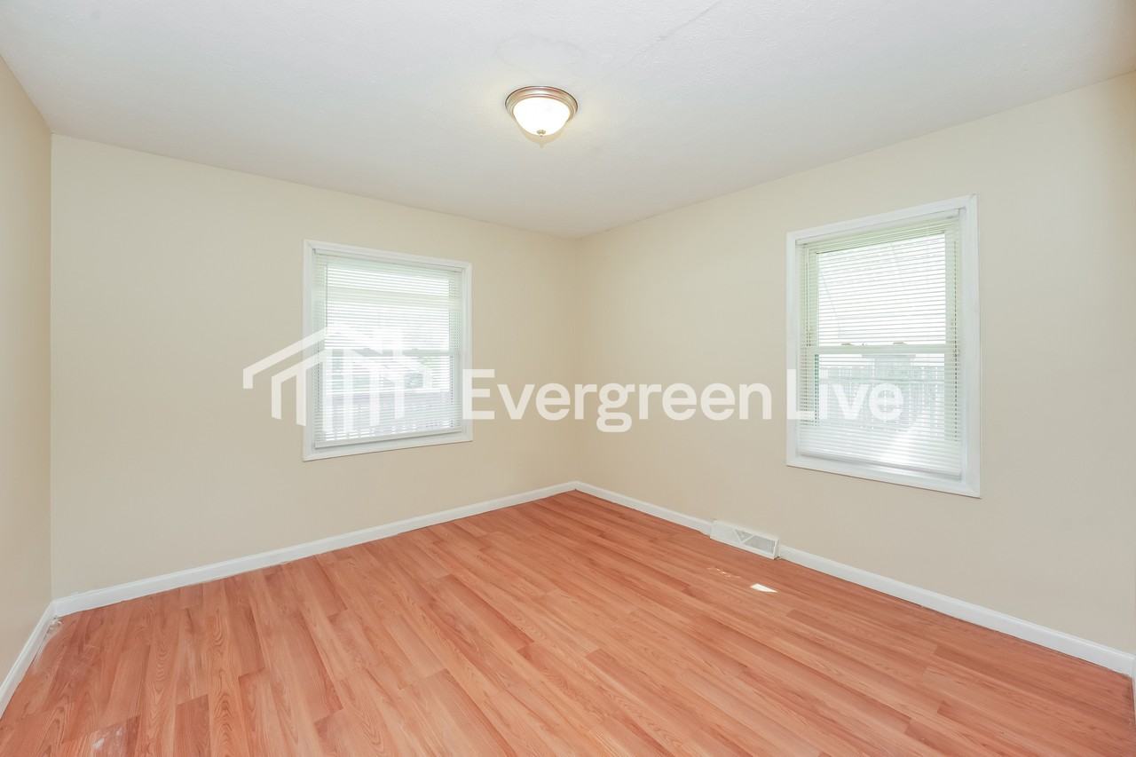 2540 E 38th St - Photo 7 of 15