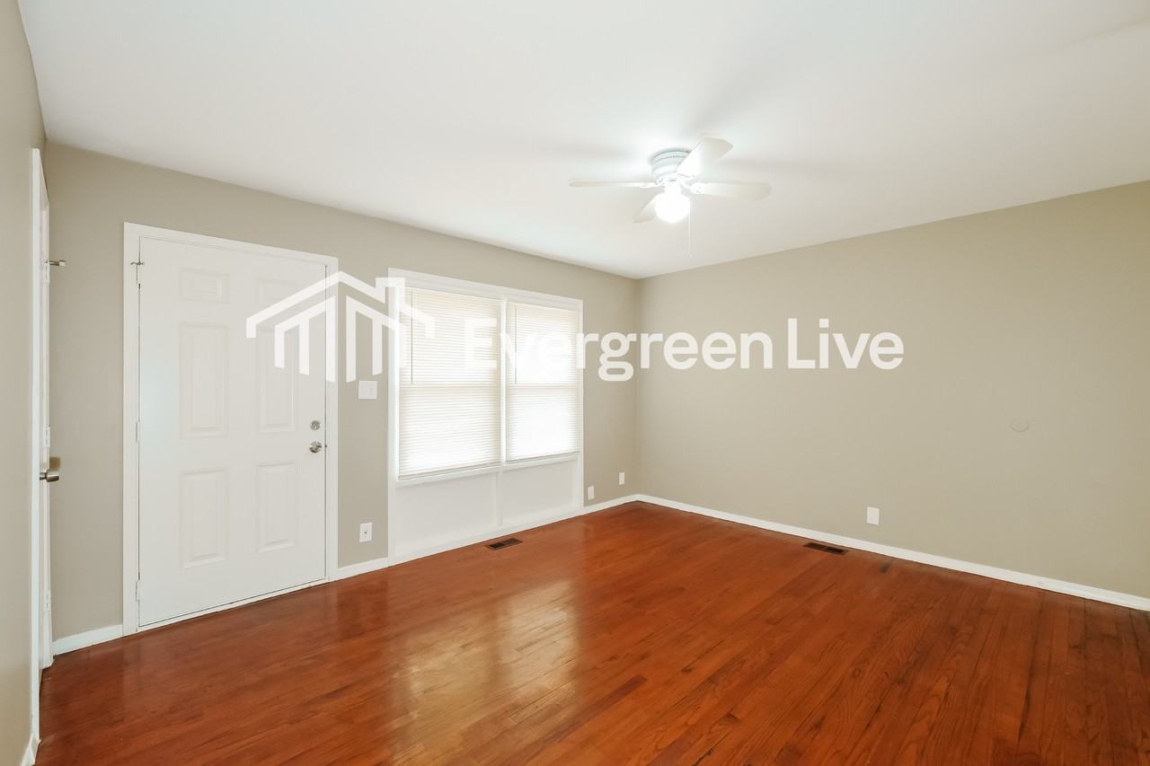 8601 E 92nd Ter - Photo 3 of 15