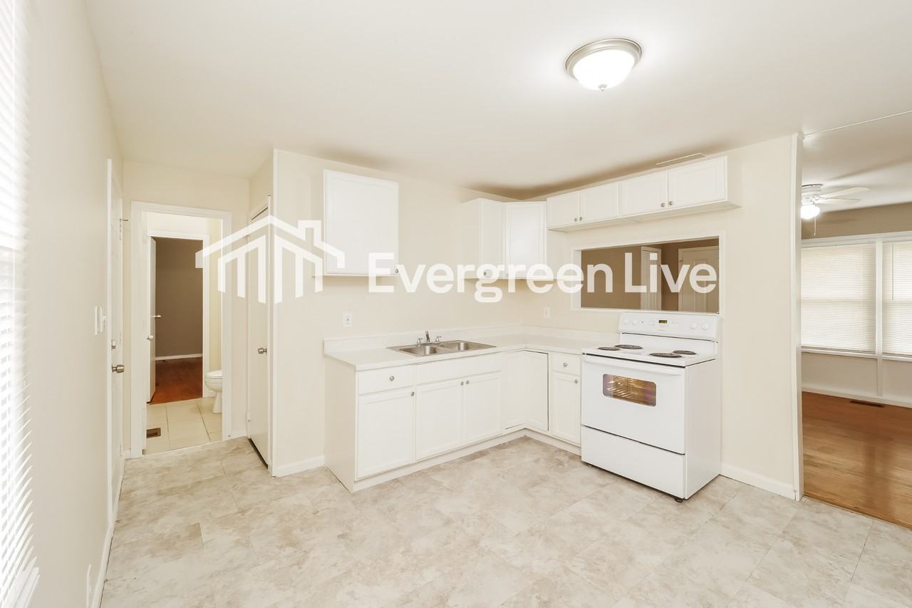 8601 E 92nd Ter - Photo 7 of 15