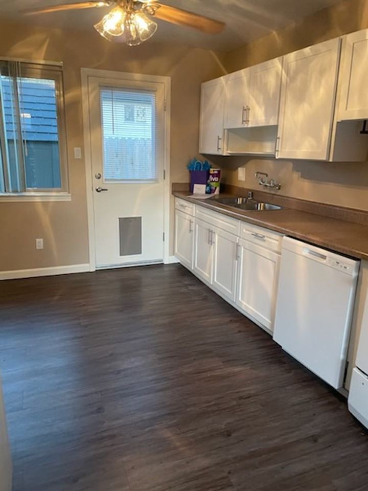 1212 Bidwell St. - Photo 4 of 9