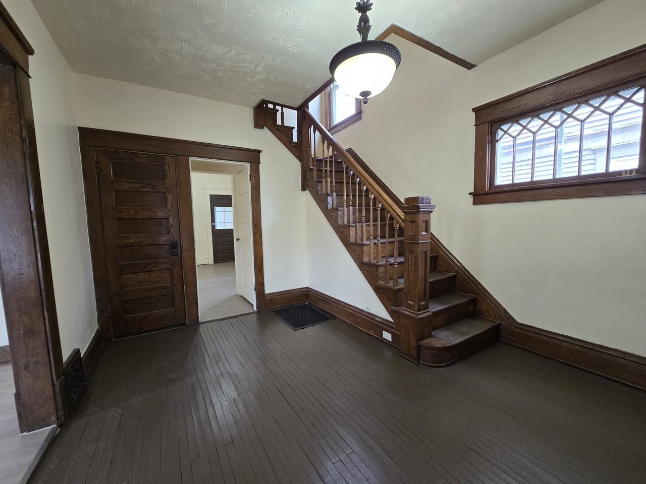 333 S Mckinley Ave - Photo 2 of 13