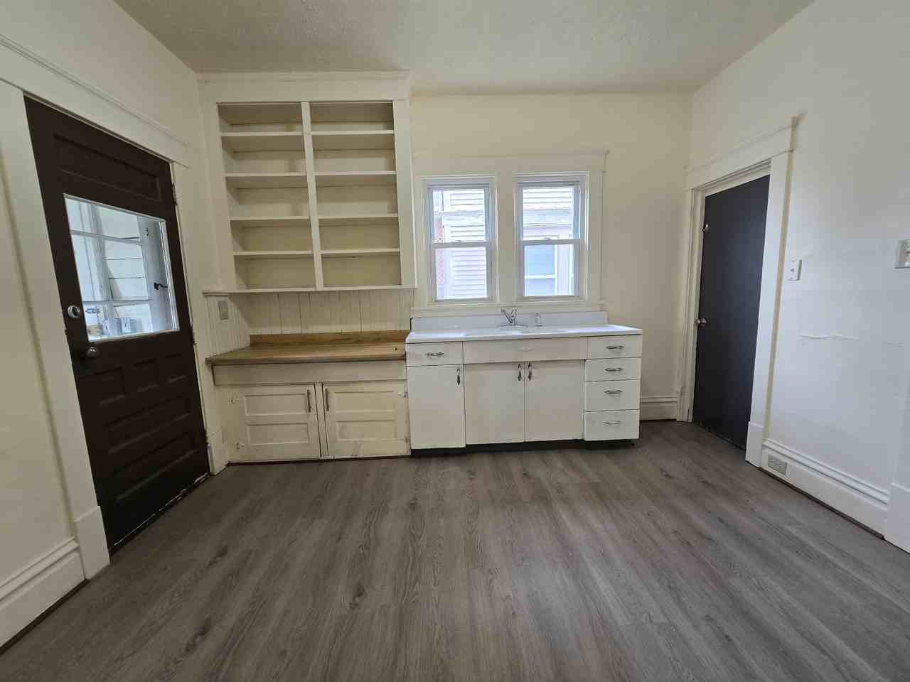 333 S Mckinley Ave - Photo 5 of 13