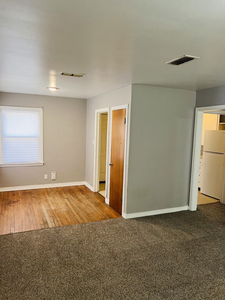 823 S Tennessee St - Photo 3 of 4