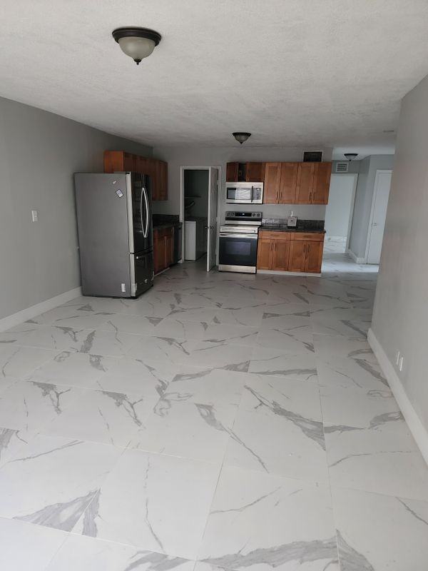 5700 Nw 28th St - Photo 4 of 16