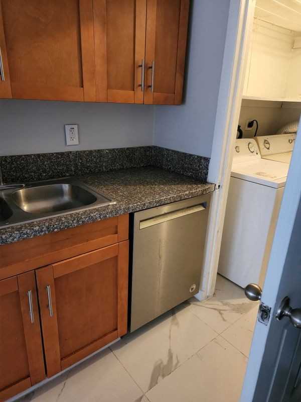 5700 Nw 28th St - Photo 5 of 16