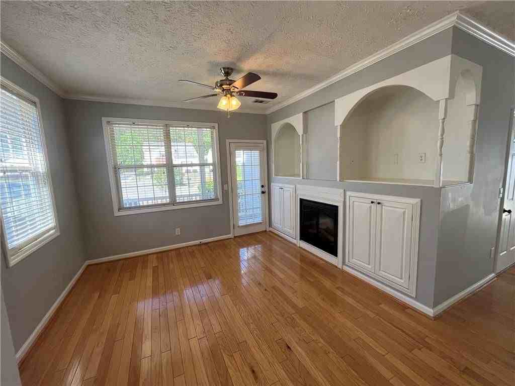 320 Harmony Ct - Photo 4 of 32