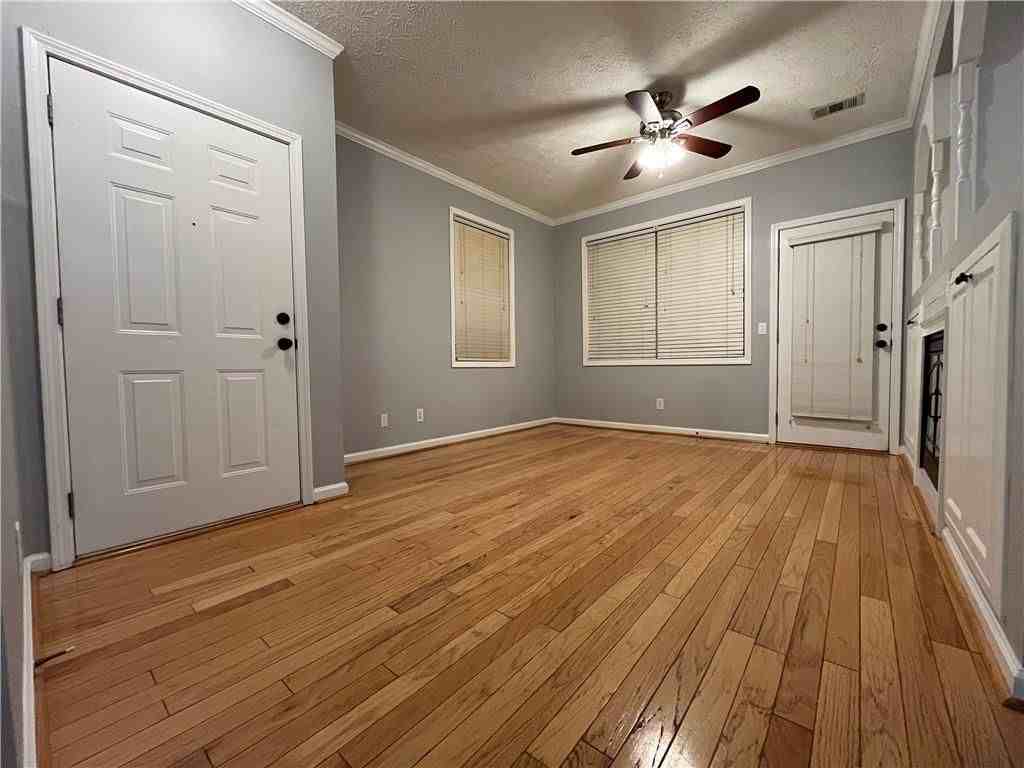 320 Harmony Ct - Photo 7 of 32