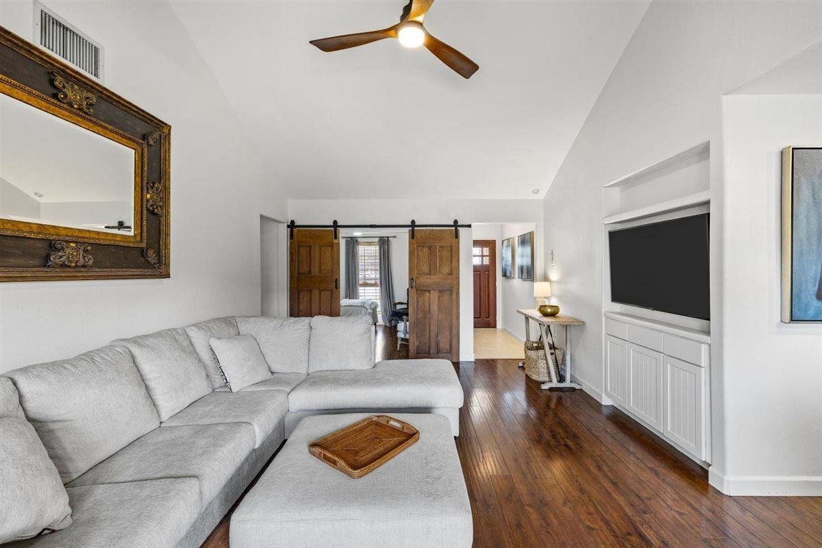 2512 Azalea Ct - Photo 4 of 30