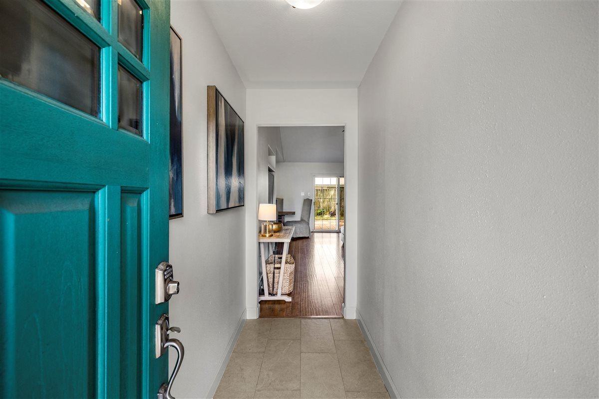 2512 Azalea Ct - Photo 6 of 30