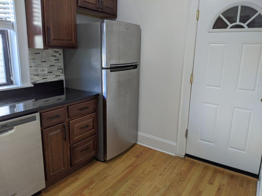 716 Reba Pl - Photo 5 of 13