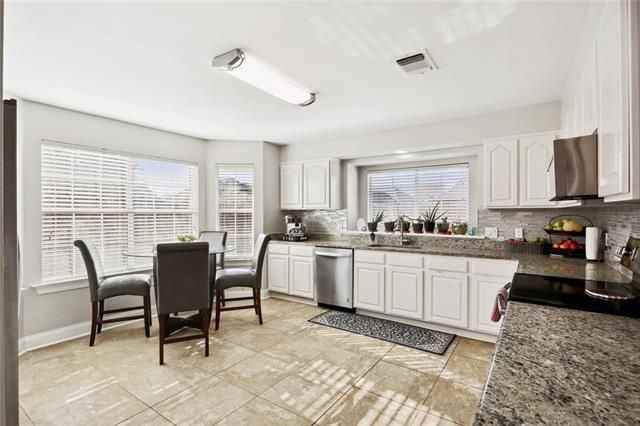 115 Savanna Dr - Photo 5 of 15