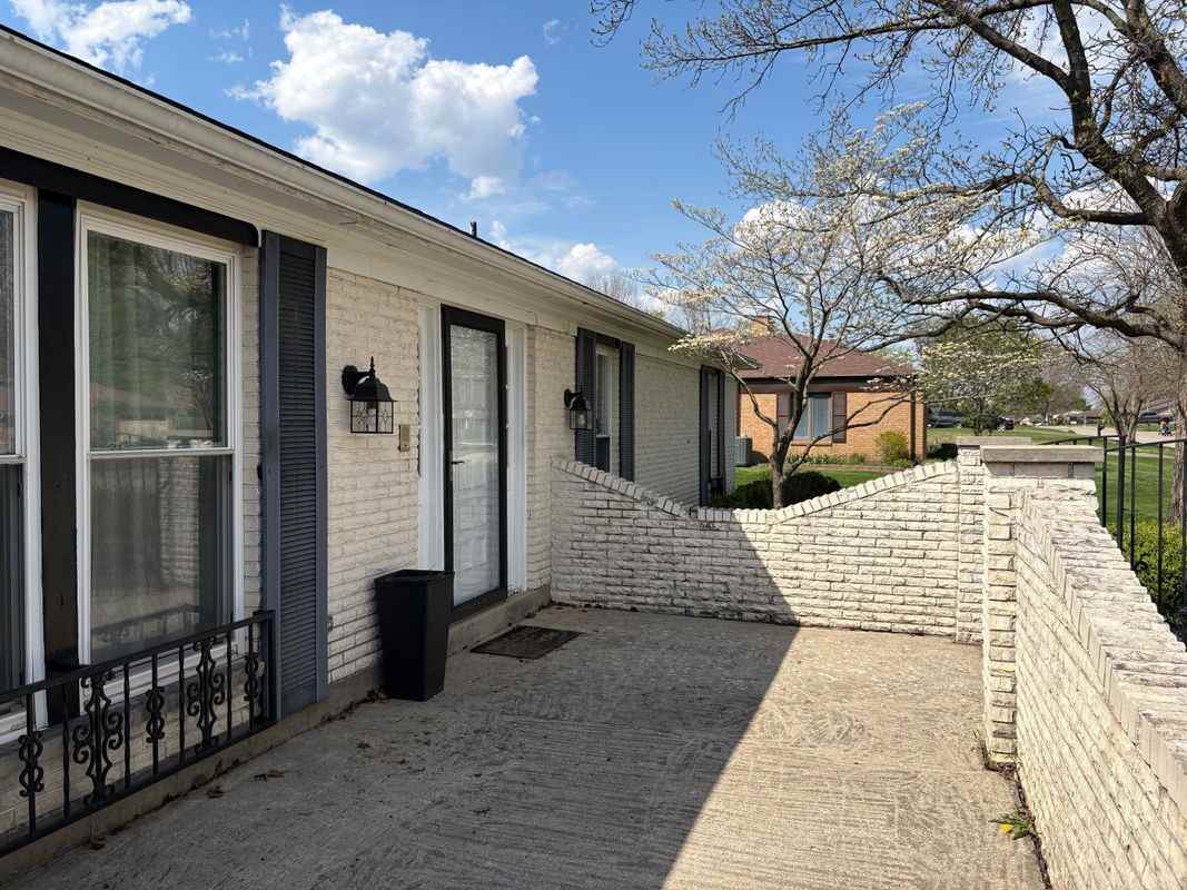 2087 Granada Dr - Photo 4 of 43