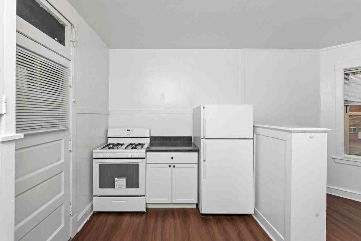 5614 N Kimball Ave - Photo 3 of 13