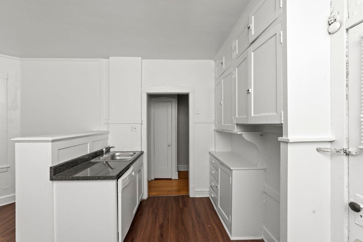 5614 N Kimball Ave - Photo 4 of 13