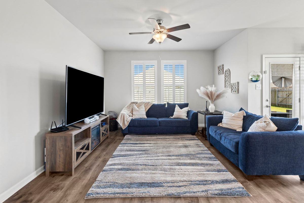 294 Windsor Woods Dr - Photo 2 of 11