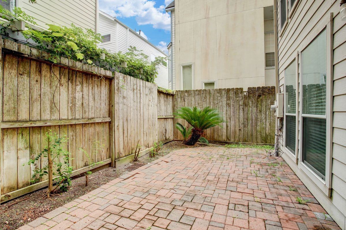 2205 Commonwealth St - Photo 7 of 7