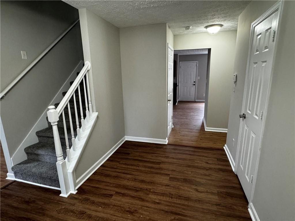 2463 Meadow Springs Dr - Photo 3 of 19