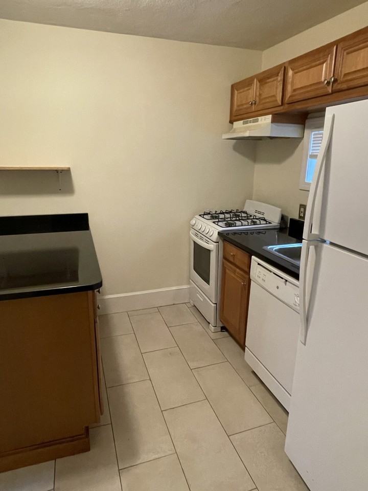 Bay St #1L - Photo 3 of 22