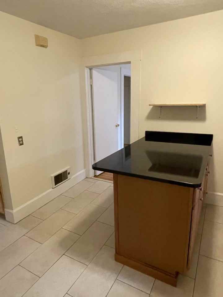 Bay St #1L - Photo 4 of 22