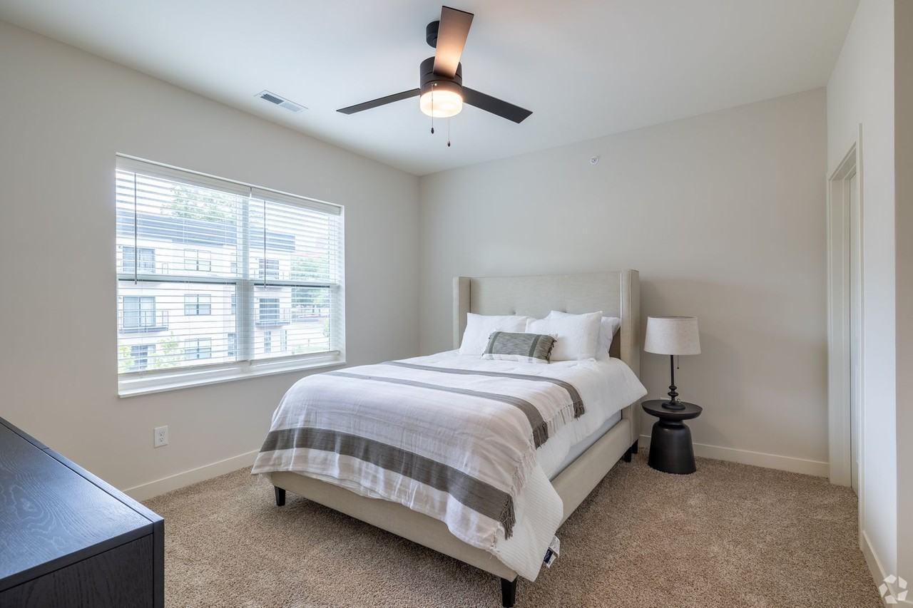 1729 Midtown - Photo 2 of 9