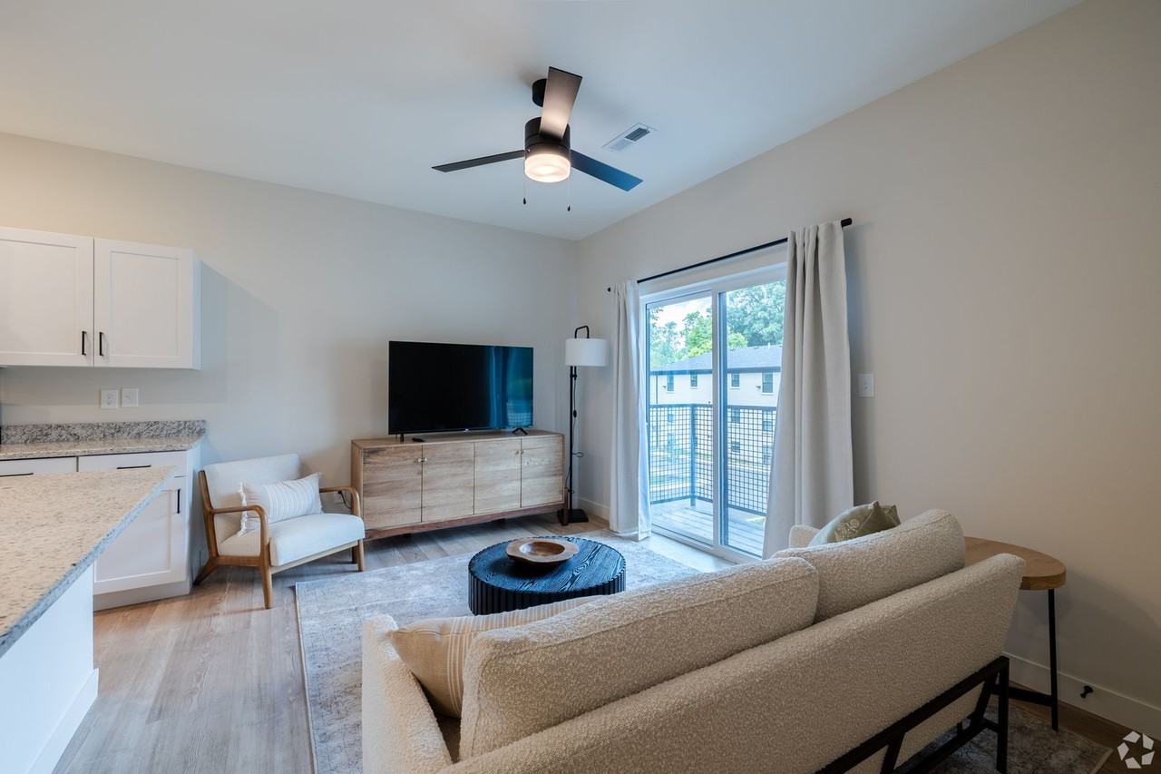 1729 Midtown - Photo 5 of 9