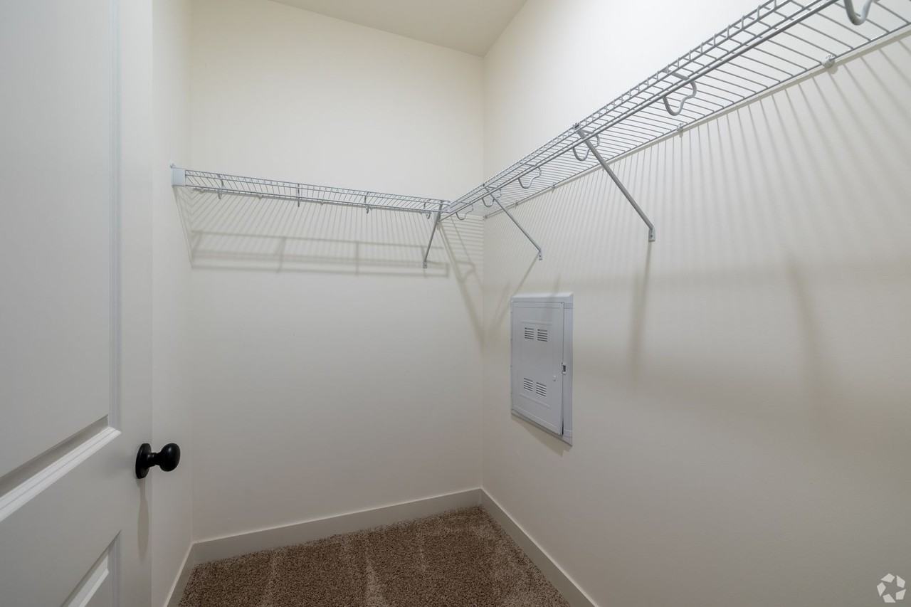 1729 Midtown - Photo 6 of 9