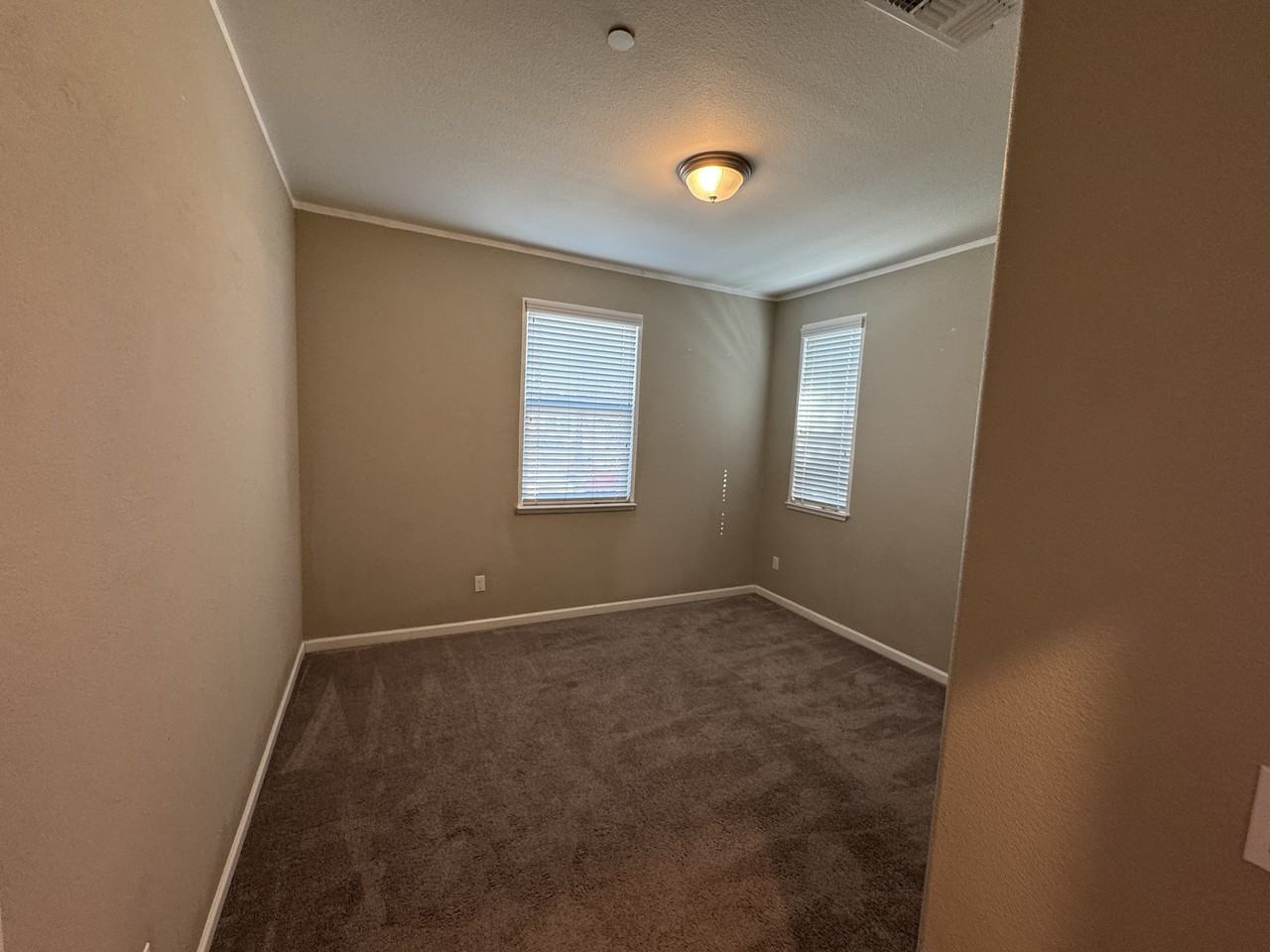 3057 Quincy Avenue - Photo 4 of 21