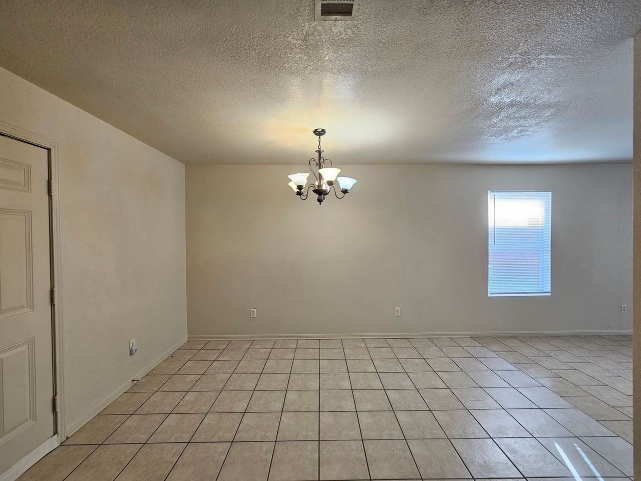 3003 Cantabrian Dr #D - Photo 6 of 27