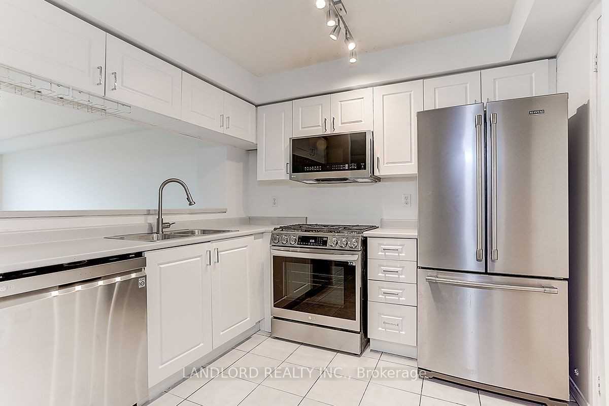 190 Manitoba St #811 - Photo 2 of 33