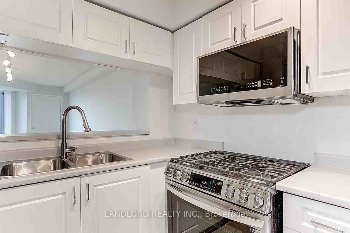 190 Manitoba St #811 - Photo 3 of 33