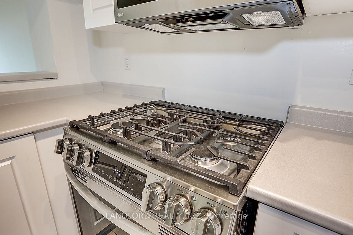 190 Manitoba St #811 - Photo 4 of 33