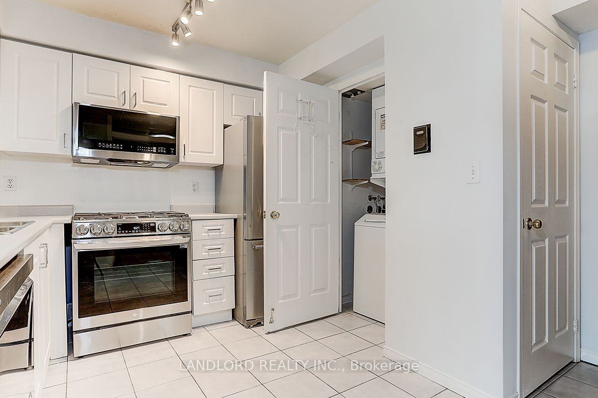 190 Manitoba St #811 - Photo 5 of 33