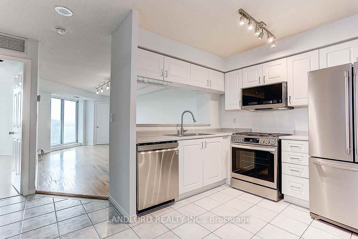 190 Manitoba St #811 - Photo 7 of 33