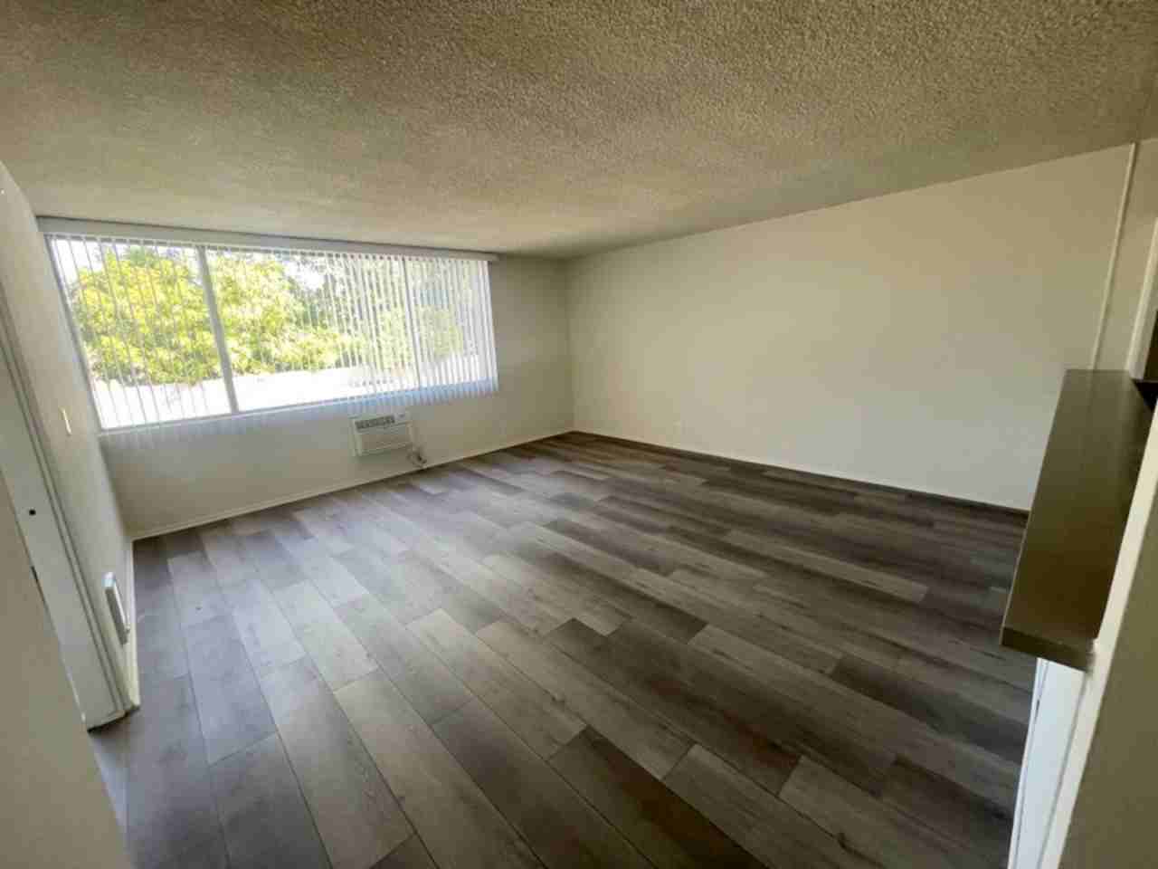 11139 Acama Street, - Photo 6 of 50