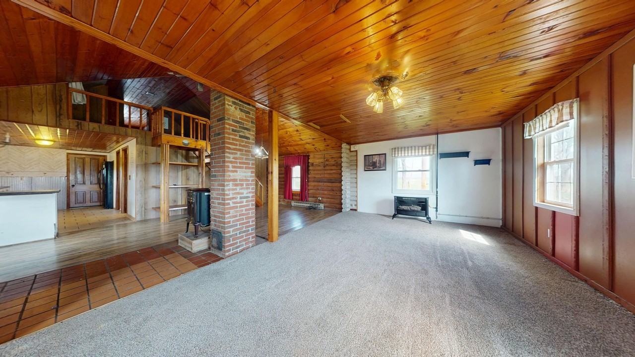 7593 Townline Rd - Photo 2 of 18