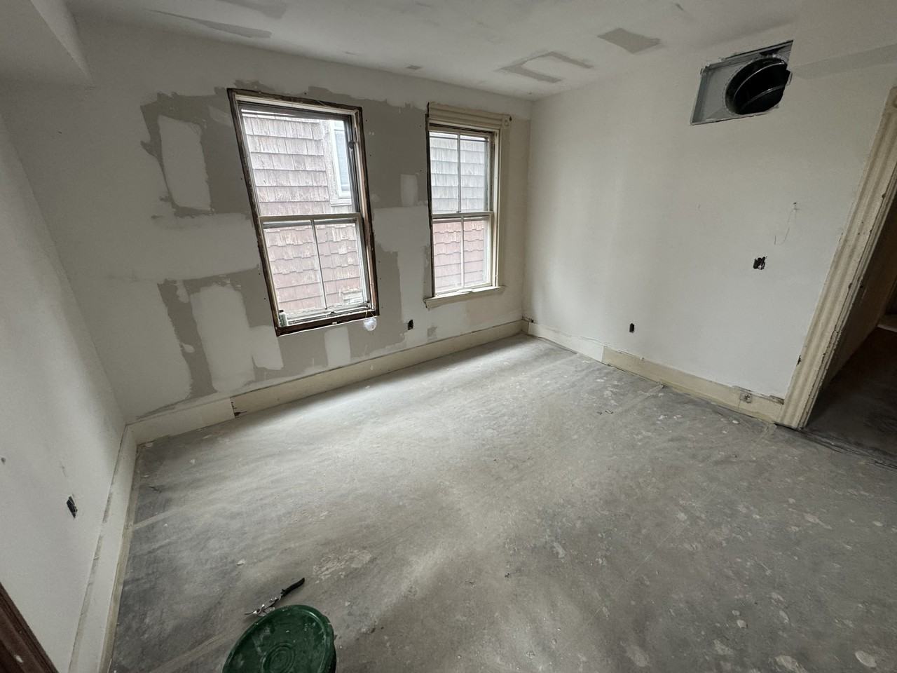 E 6th St #1 - Photo 3 of 4