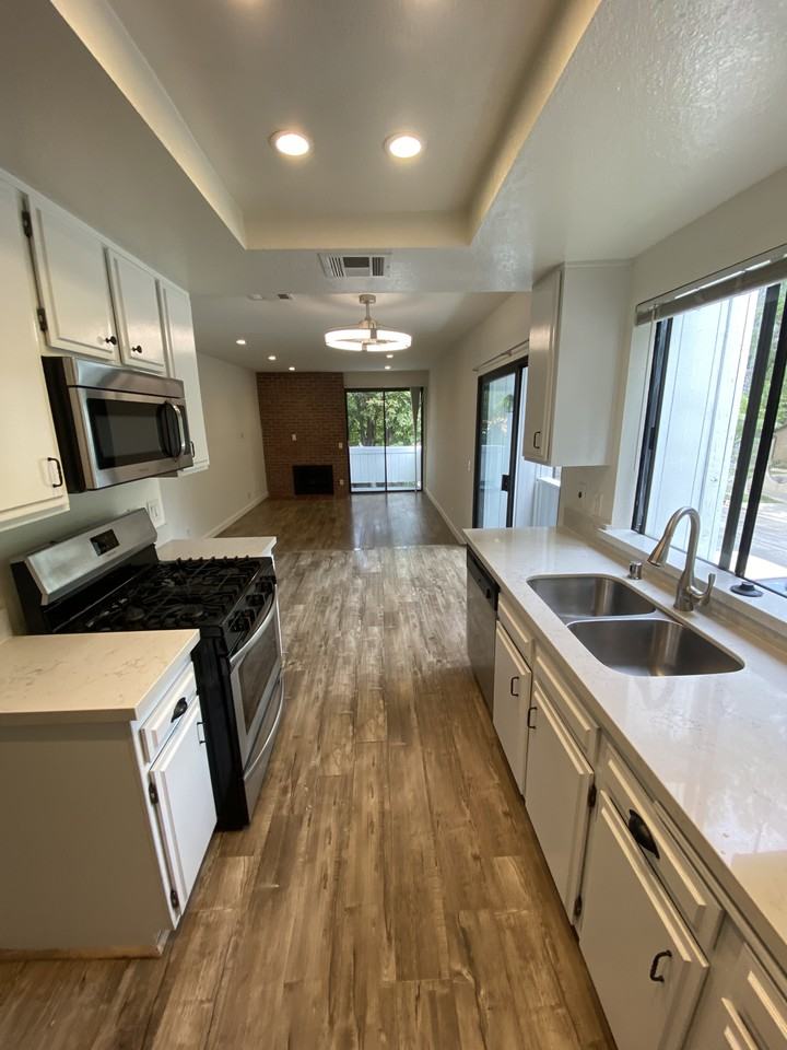 14411 Riverside Drive #8 - Photo 2 of 7