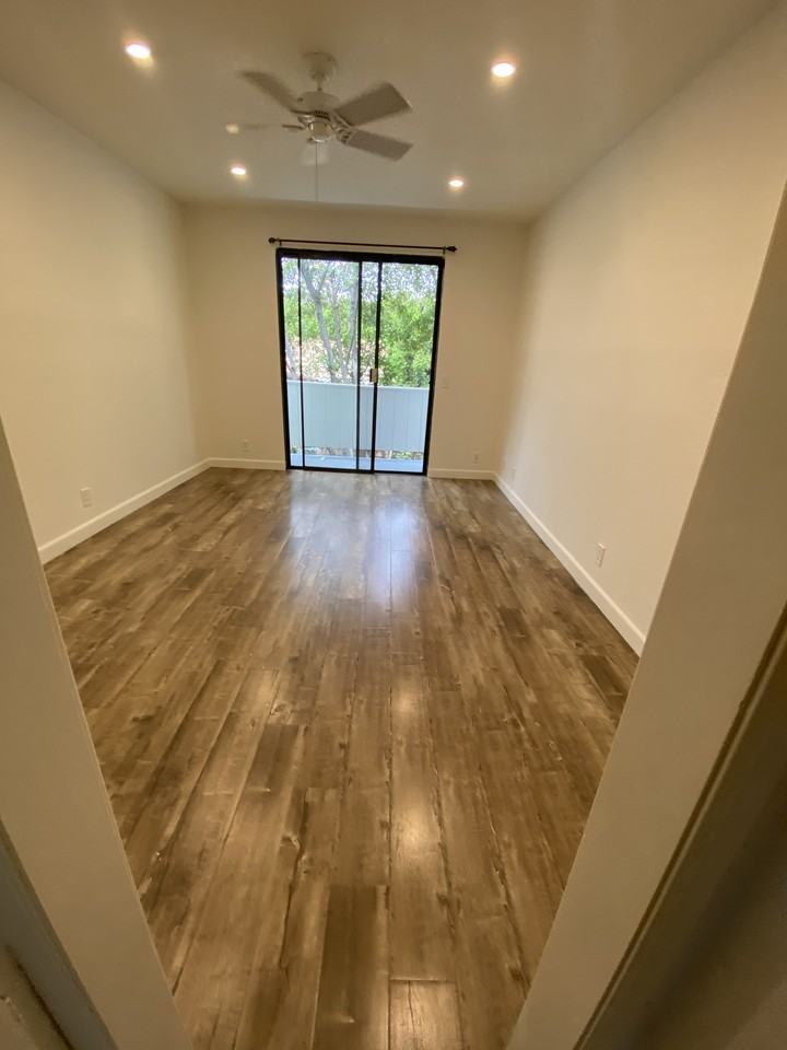 14411 Riverside Drive #8 - Photo 3 of 7