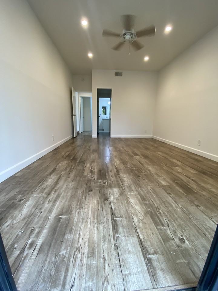 14411 Riverside Drive #8 - Photo 6 of 7